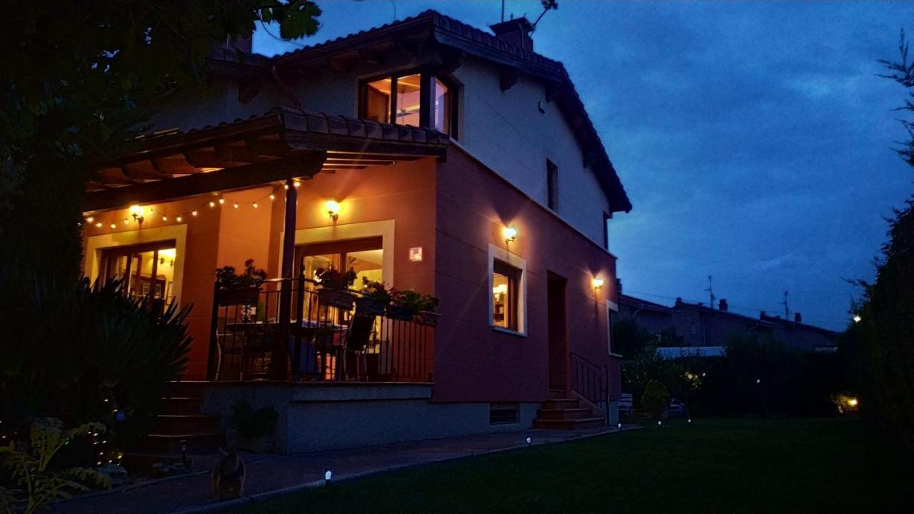 Cuarenta Y Ocho Luces Burgos Exterior foto